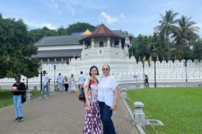 06 Nights 07 Days - Sri Lanka Private Tour - Kandy’s sacred temple and evening dance