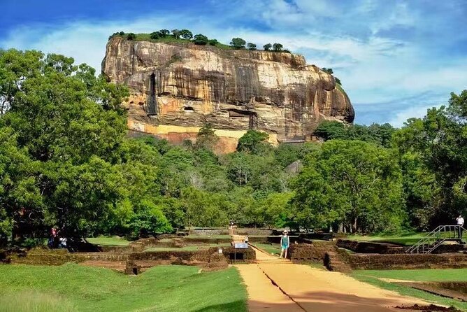 12 Days 11 Nights Experience Nature Culture & Beauty Of Sri Lanka - Ella delivers the railway scenery and short mountain walks