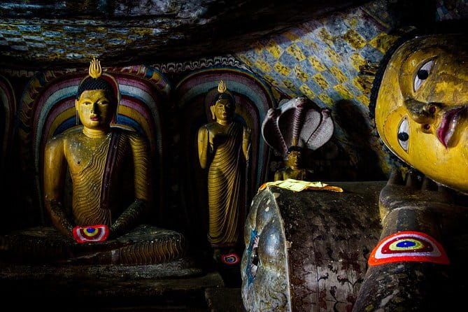 2 Night /3 Days-Highlights of Sri Lanka (Days Can be extended) - Day one: Kandy, tea country, and the Temple of the Tooth