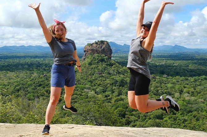 4 Days Tour to Kandy, Sigiriya & Nuwara Eliya - Three hours among elephants at Minneriya National Park
