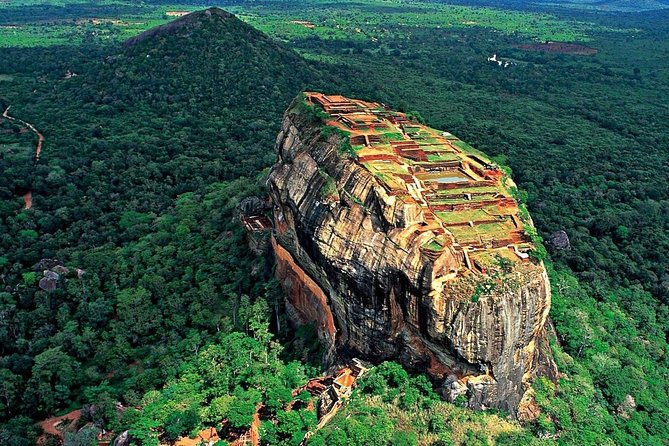 6-Day Sri Lanka Heritage Private Tour - Day 3: Dambulla caves, spices, and Kandy’s sacred temple