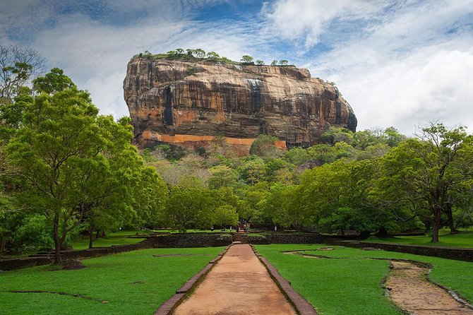 6 Days Nature And Culture Tour - Day Six: Kandy Views, Peradeniya, and Negombo