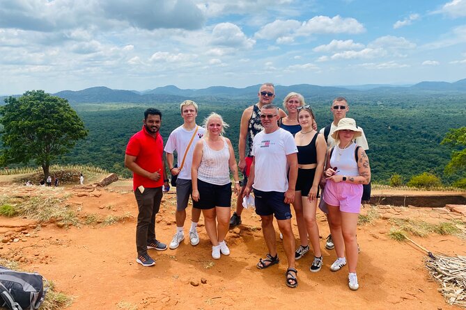 6 Days Tour of Sri Lanka - Day 3: Buddhist sites and the Ambuluwawa Tower