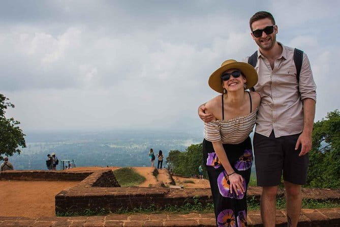 7 Days Sri Lanka Sightseeing Tour - Day 3: Waterfalls, tea, and cool Nuwara Eliya