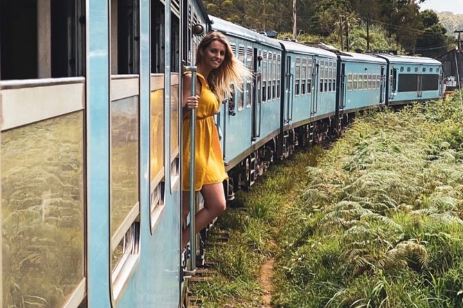 7 Days Tour in Sri Lanka Hotels with Breakfast and Luxury Car - Day 1: Pinnawala, village cooking, and Pidurangala at sunset