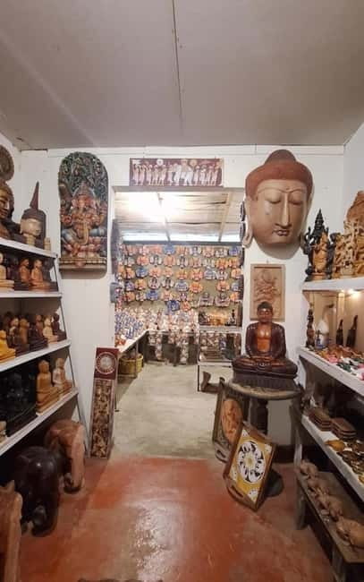 Best Private Kandy City Tour by Tuk Tuk with Local Guide - The Royal Botanical Gardens question