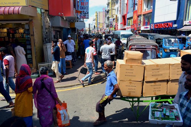 City Tour in Colombo - St Anthony’s Shrine and Gangaramaya Temple