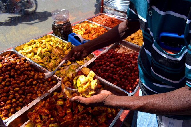City Tour in Colombo - Pettah, Jami Ul-Alfar Mosque, and the Old Town Hall