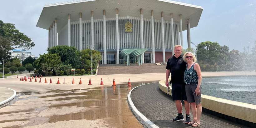 Colombo: City Sightseeing Tour by Tuk-Tuk with Pickup - Guides, language, and personal service