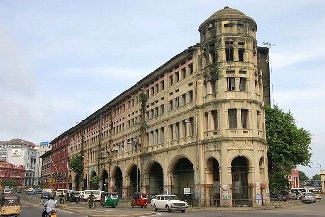 Colombo City Tour by Car – Private & All-Inclusive - Gangaramaya Temple gives the tour its main religious visit