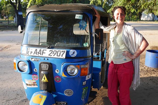 Colombo City Tour By Tuk Tuk - Starting near the World Trade Center and Colombo Fort