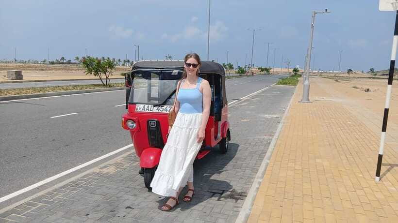 Colombo City Tour by Tuk-Tuk with Hotel Pickup - All Include - Galle Face Green Brings You to the Water