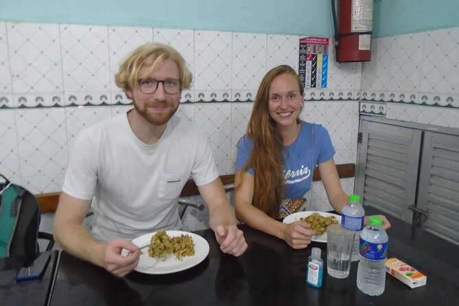 Colombo Express Food Tour with 9 + Tastings - Kottu roti arrives with noise and spice