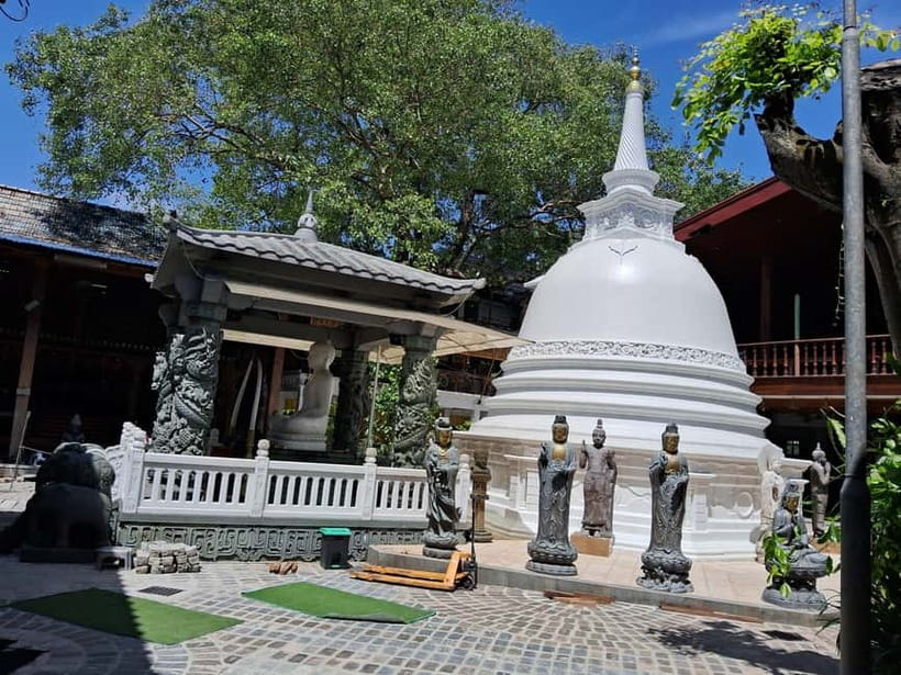 Colombo Heritage &Culture City Tour by Tuk Tuk ALL INCLUSIVE - Jami Ul-Alfar Mosque and Colombo’s mixed neighborhoods