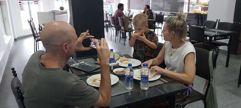Colombo Local Food Tour by Tuk Tuk – All Inclusive - Main courses arrive: hoppers, kothu and crab with pittu