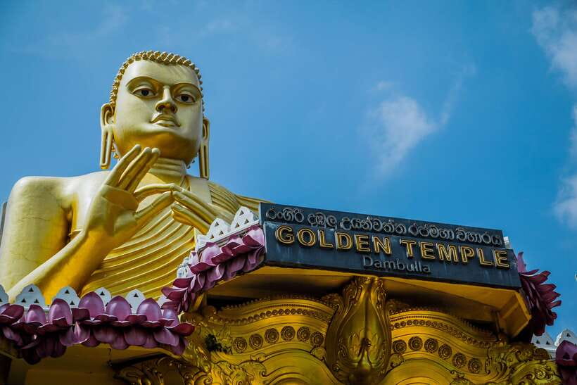 Colombo/Negombo: Sigiriya, Dambulla, and Minneriya Safari - Dambulla Cave Temple: paintings, statues, and bare feet