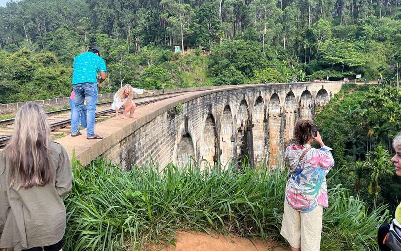 Colombo/Negombo: Sigiriya, Kandy, Ella 3-Day Trip with Train - Day 2: Kandy, tea country, and the Ella train