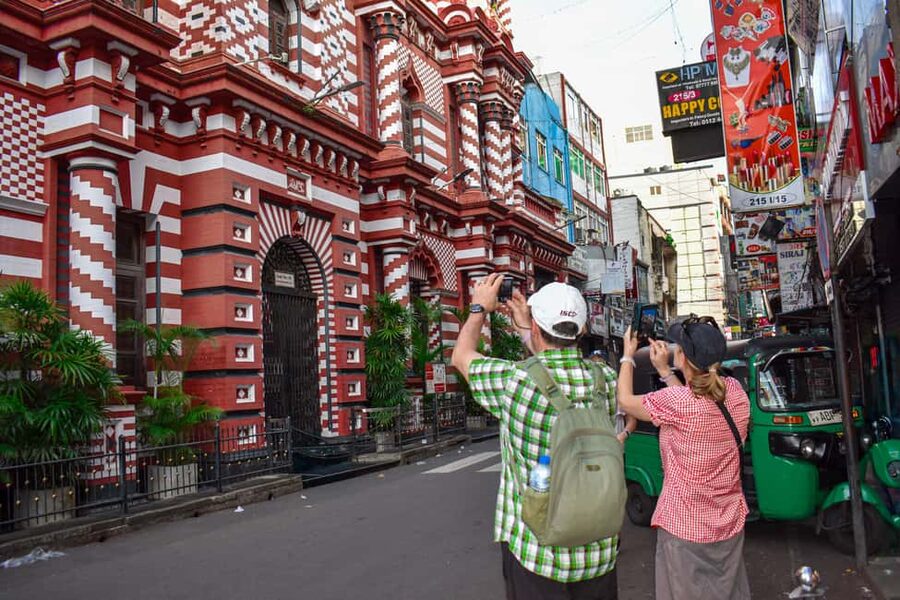 Colombo: private city tour from Negombo with hotel transfers - The one-hour road from Negombo