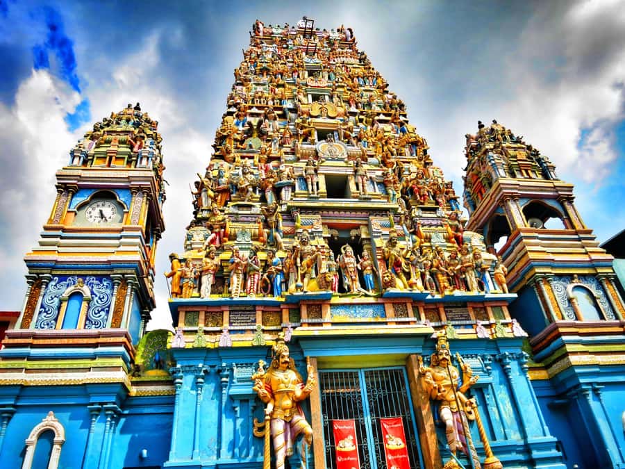 Colombo: Private Guided Tour of the City by Tuk-Tuk - Independence Square and Viharamahadevi Park