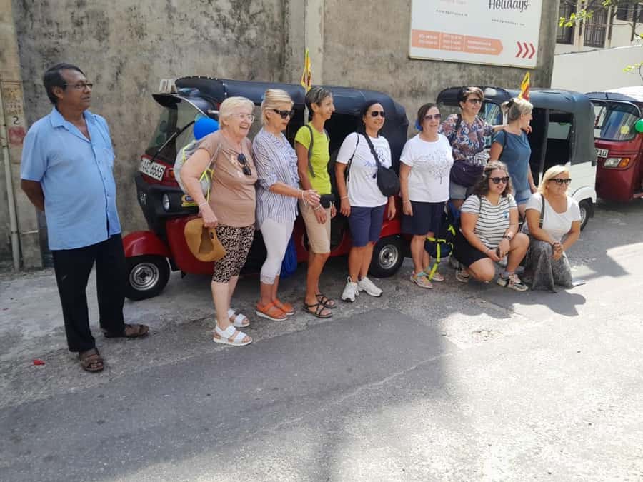 Colombo: Private Guided Tour of the City by Tuk-Tuk - The National Museum, Hindu temples, and extra stops