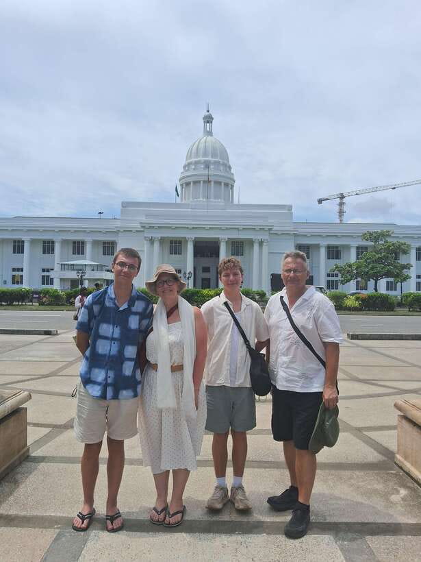 Colombo: Private Guided Tuk Tuk City Tour with Hotel Pickup - Victoria Park, Independence Hall, and the waterfront