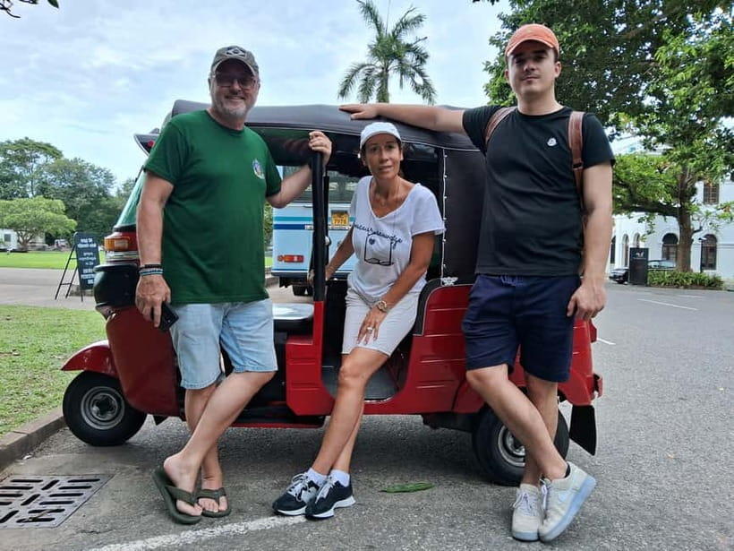 Colombo: Private Tuk-Tuk City Tour with All Entry Fees - Pettah Market, Floating Market, and Colombo’s working side