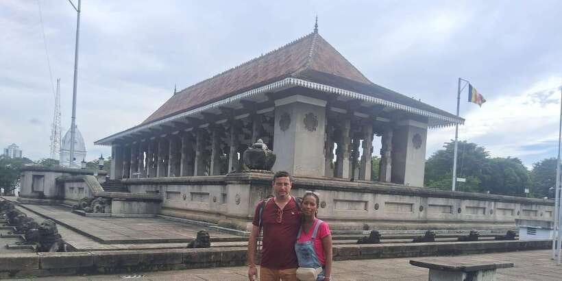 Colombo: Private Tuk-Tuk City Tour with All Entry Fees - Lotus Tower and the modern Colombo skyline