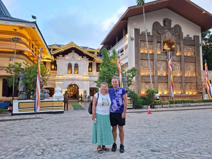 Colombo: Private Tuk-Tuk City Tour with Guide & All Tickets - Fort and the colonial waterfront