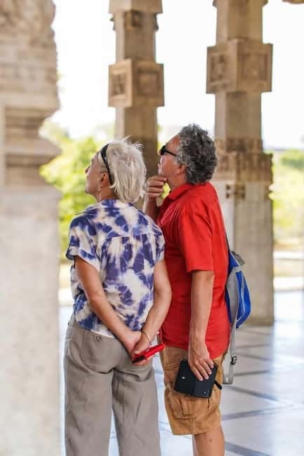 Colombo: Private Tuk-Tuk City Tour with Guide & All Tickets - Ceylon tea and Sri Lanka’s stone trade