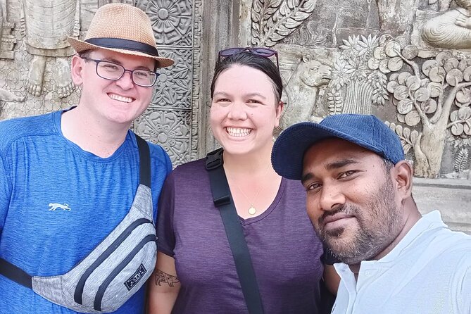 Colombo Sightseeing City Tour by Tuk-Tuk with Guide - Sri Kailawasanathan Kovil adds a Hindu counterpoint