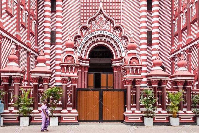 Colombo Sightseeing & Shopping - Colonial Colombo and the old Legislative Council