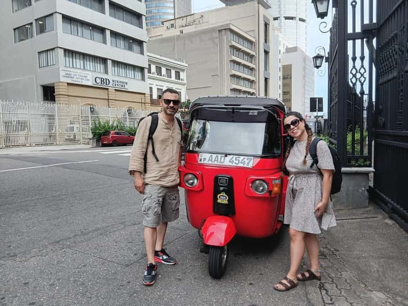 Colombo: Sightseeing Tour by Tuk Tuk Safari - All Inclusive - Churches, markets, and the many faces of Pettah