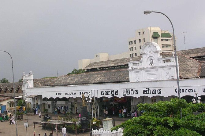 Colombo to Kandy Train Tickets (Reserved Seats) - Why this train ride is such a good way to reach Kandy