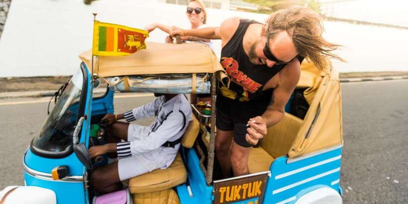 Colombo: Tuk Tuk City Highlights Tour with Lunch - Key points at a glance