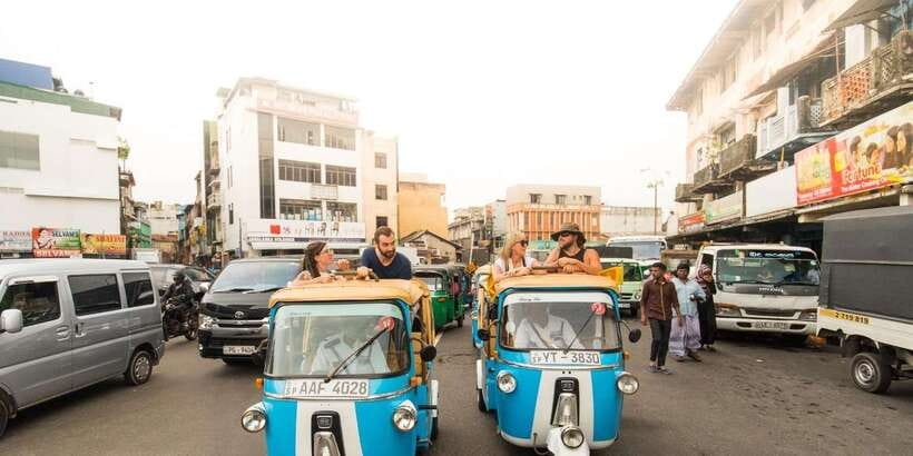 Colombo: Tuk Tuk City Highlights Tour with Lunch - Lunch or dinner included in the $39 price