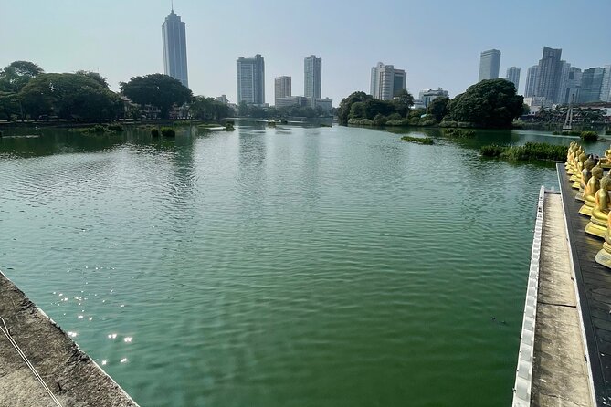 Colombo Tuk Tuk City Tour - Seema Malakaya and Gangaramaya Temple