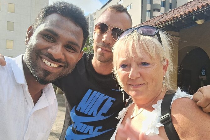 Colombo tuk tuk city tour -Entry Fees, and food Included - Colombo Fort, Lotus Tower, and the city’s changing skyline