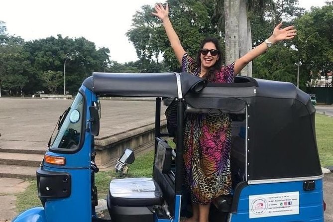Colombo Tuk Tuk City Tour -Sightseeing Entry Fees & Food Included - Tea tasting and Gangaramaya bring a slower pause