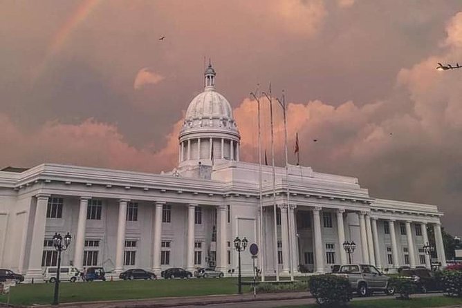 Colombo TUK TUK CITY Tours -Sightseeing Entry Fees - Town Hall and Victoria Park provide a breather