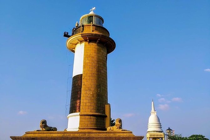 Colombo TUK TUK CITY Tours -Sightseeing Entry Fees - Pettah shows Colombo at full volume