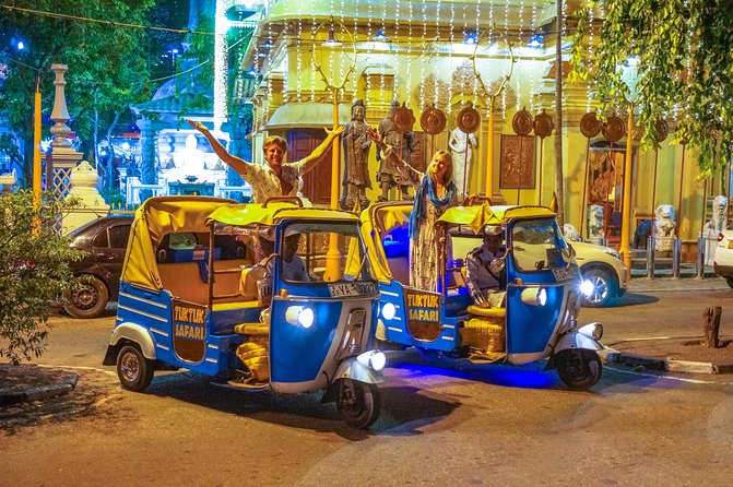 Colombo Tuk Tuk Safari - Colombo Fort: old streets and evening movement