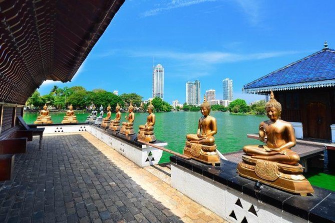 Colombo Walking Tour with Ajeet De Soyza - Gangaramaya Temple and the $2 donation