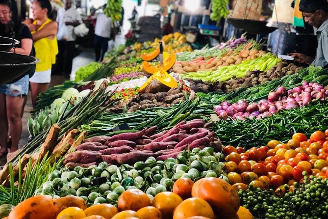 Cook with Wasantha - Riding to the Dutch Market