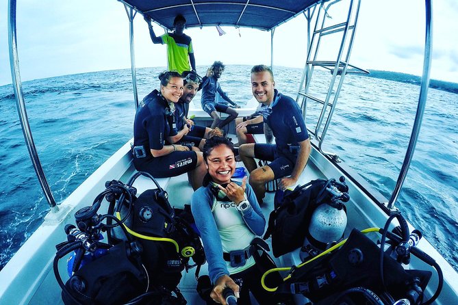 Discover SCUBA Diving in Beautiful Unawatuna Bay - Learning the equipment before entering deeper water