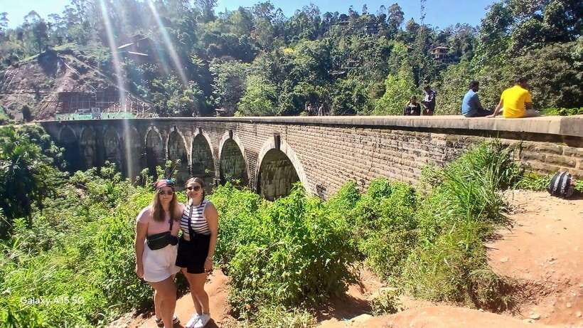 Ella: 9 Arches Bridge, Little Adam's Peak, Tea Factory - Nine Arches Bridge and the wait for a train