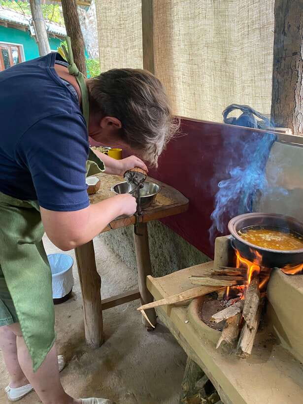Ella Sri Lanka : Mom's Kitchen Cooking class - Eating the meal you made