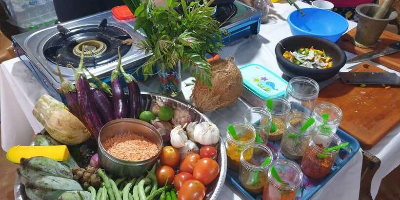 Ella: Sri Lankan Cooking Class with Neranji at Homestay - Choosing your curries and side dishes