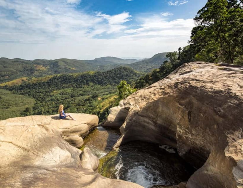 Ella: Tuk Tuk Tour to Diyaluma and Secret Waterfalls - Practical packing advice for the seven-hour outing