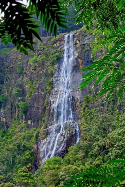 Ella: Waterfall hunting Hike to Bambarakanda and Lanka Falls - Guides, pace, and the human side of the walk