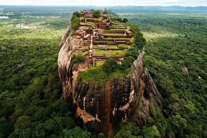 Experience the Beauty and History of Sri Lanka - Why this two-day route works from Kandy
